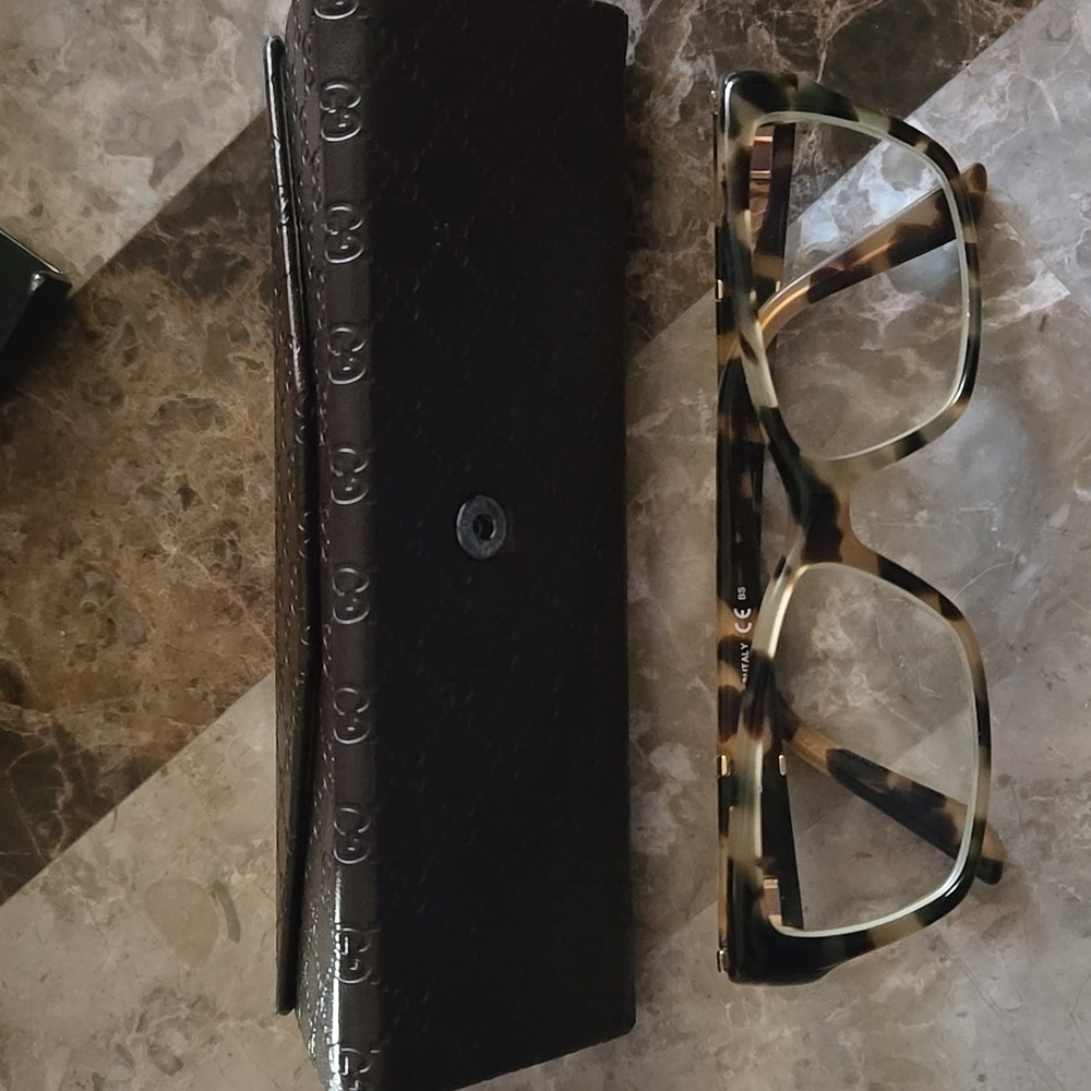 Gucci Tortoise Shell Frame Glasses With Case